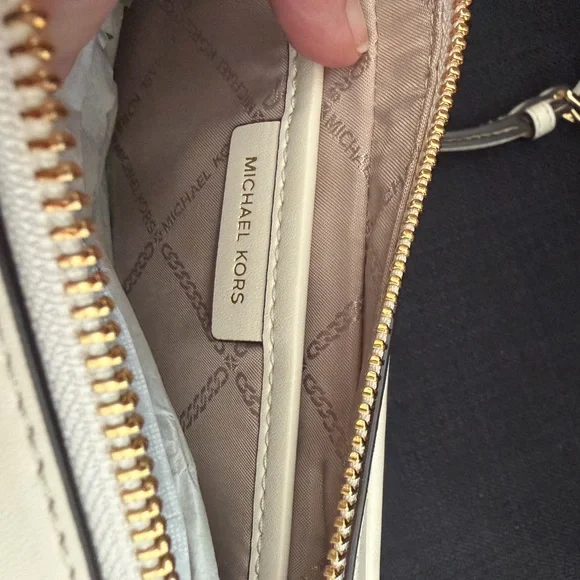 Michael Kors Natural Cream Jet Set Crossbody Bag - Picture 13 of 15